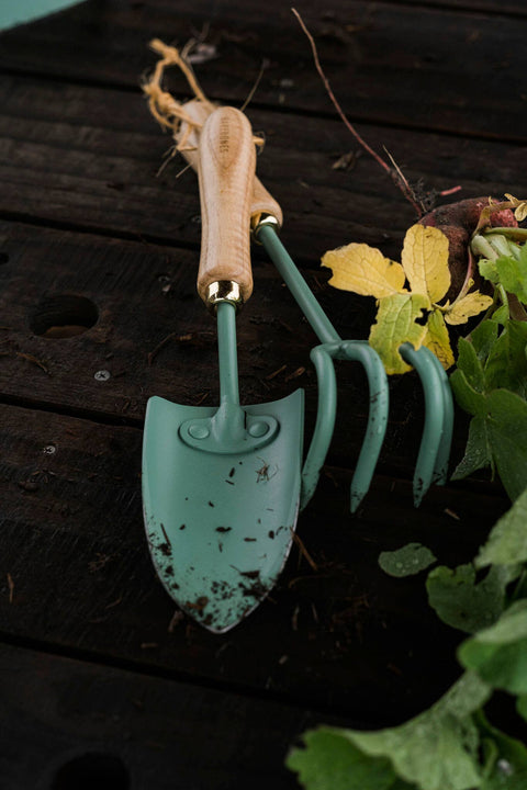 Cultivator Rake, Walnut/Black - Barebones
