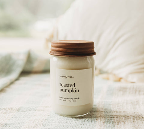 Farm Fresh Apples, 8 oz Soy Wax Candle, Cotton Wick - Woodsy Wicks