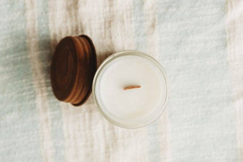 Farm Fresh Apples, 8 oz Soy Wax Candle, Cotton Wick - Woodsy Wicks
