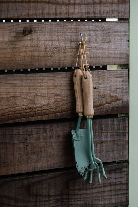 Cultivator Rake, Walnut/Black - Barebones