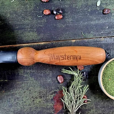 Cast Iron Pancake Pan, 9.5" diam, Wooden Handle