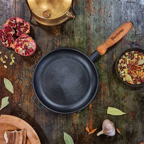Cast Iron Pancake Pan, 8.7" diam, Wooden Handle
