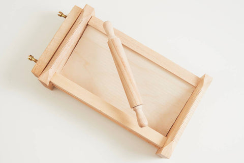 Italian Pasta Chitarra with Rolling Pin: Small - Verve Culture