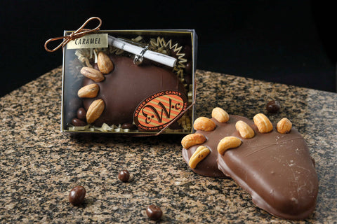 Grizzly Paw Gift Box, 5 oz - Weiser Classic Candy